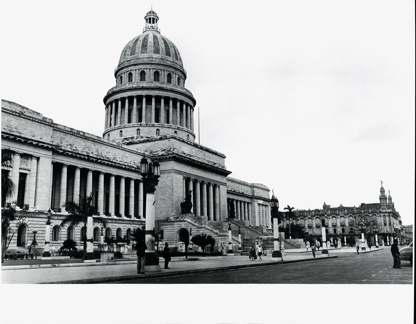 Cuban Daily Life Collection | Ron Laytner (1970) (29 vintage oversize prints)