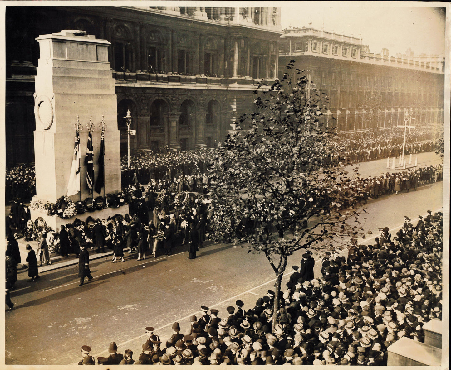 Armistice Day (1930/31) Oversize Collection (18 vintage photographs)