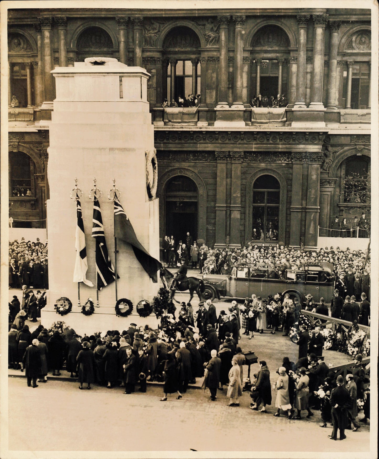 Armistice Day (1930/31) Oversize Collection (18 vintage photographs)
