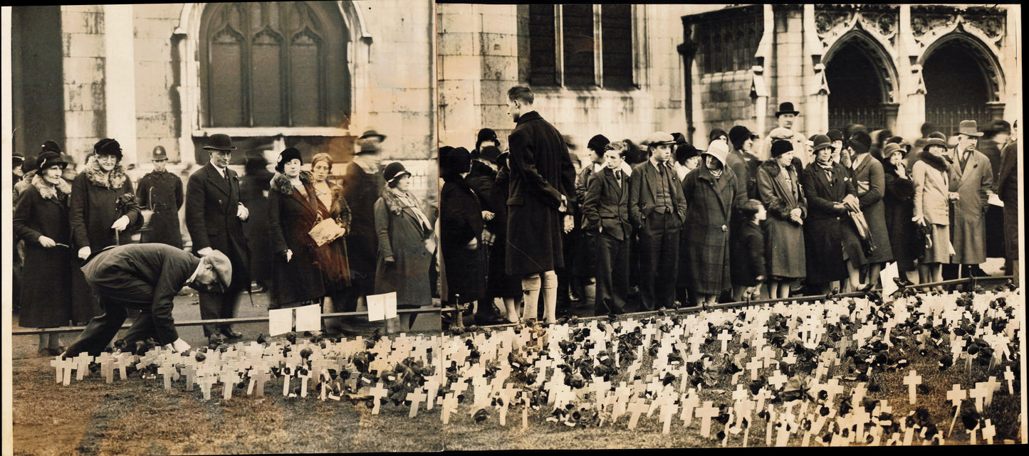 Armistice Day (1930/31) Oversize Collection (18 vintage photographs)
