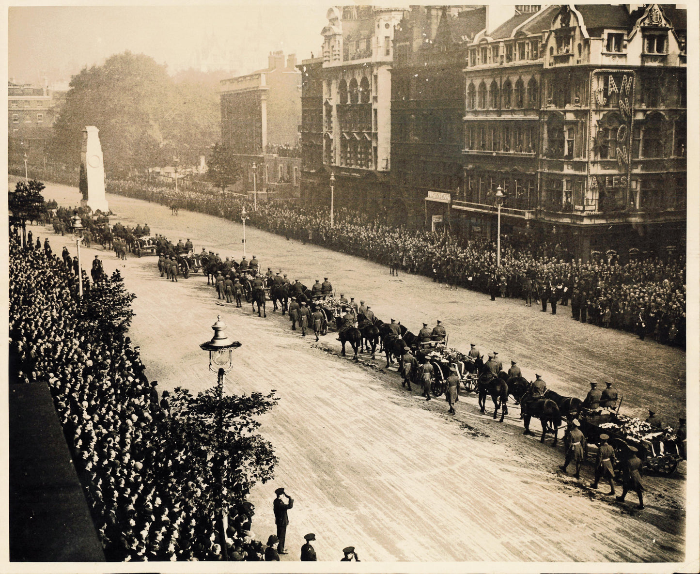 Armistice Day (1930/31) Oversize Collection (18 vintage photographs)