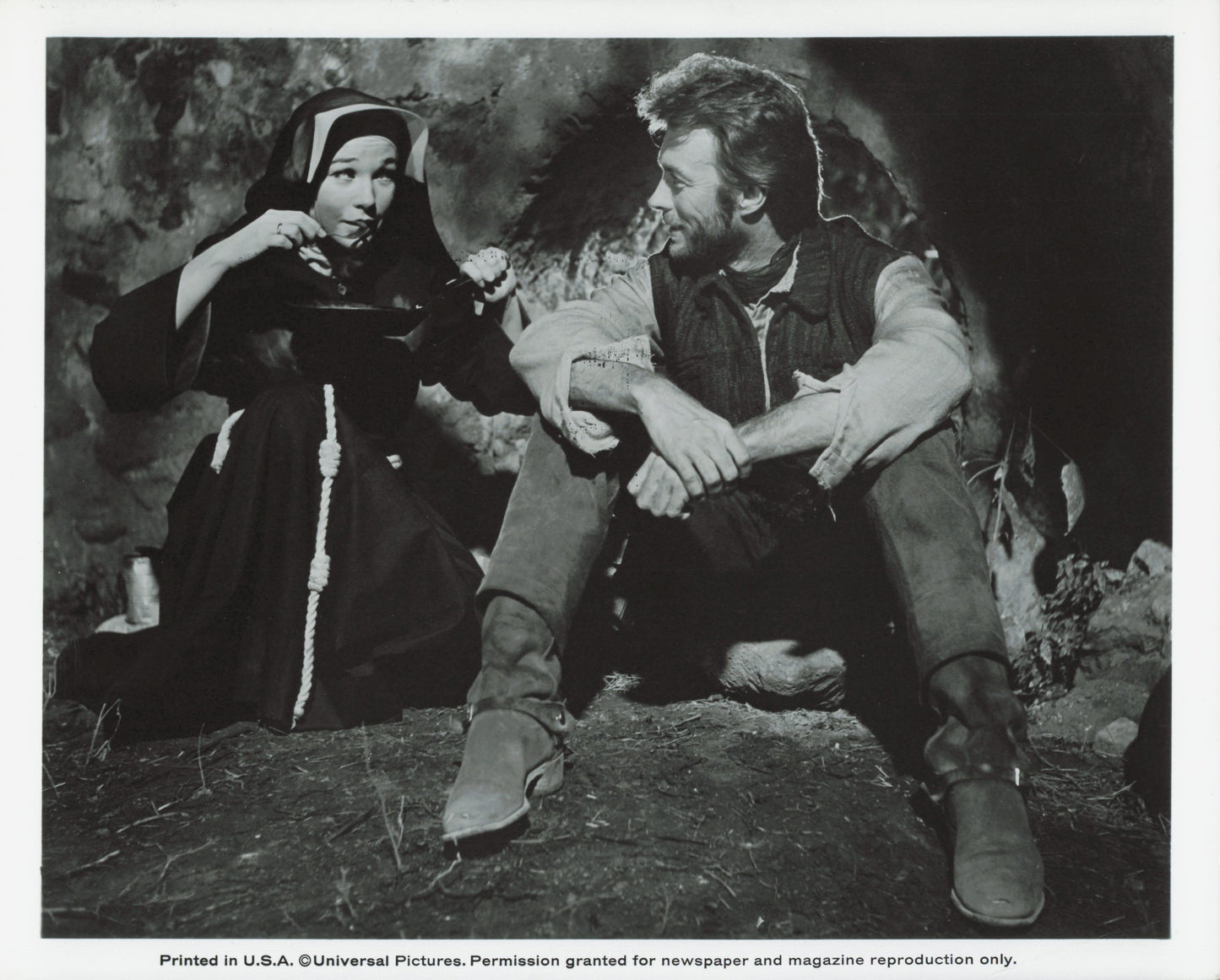 Two Mules for Sister Sarah (1970) collection feat. Clint Eastwood (4 vintage prints) Film Hollywood Western