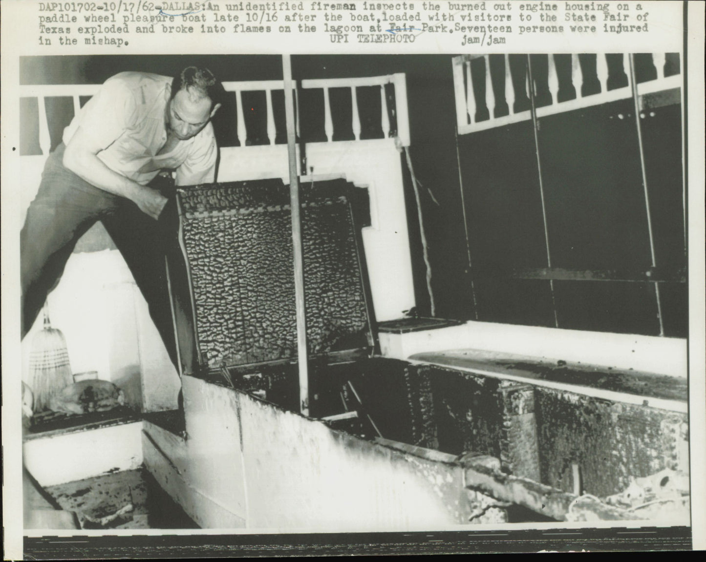 Naval Accident and Disaster Collection (mid-20th century) (39 vintage prints) Accidents Navy Sailing