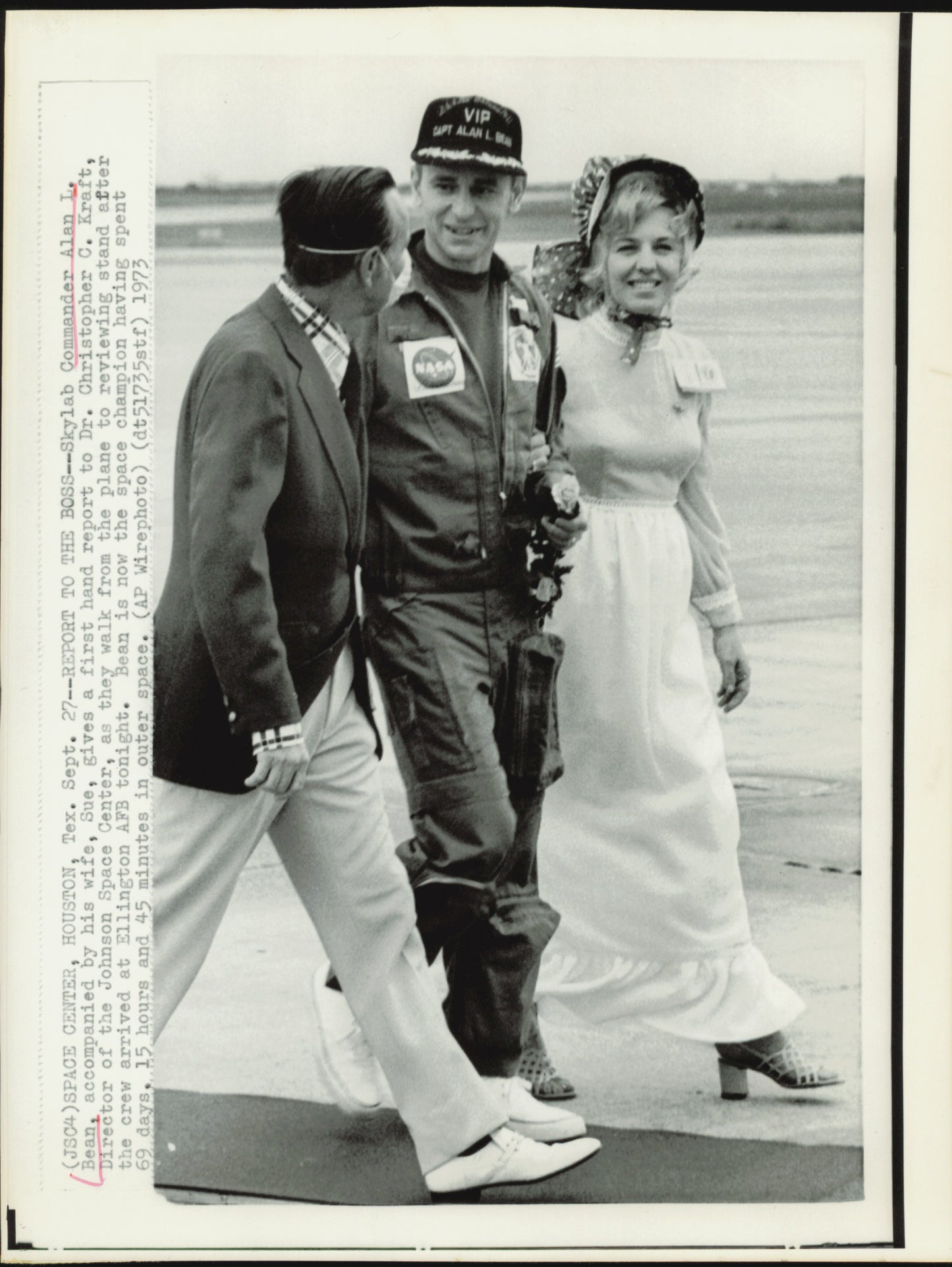 Alan Bean Collection (29 vintage prints) NASA Science Space