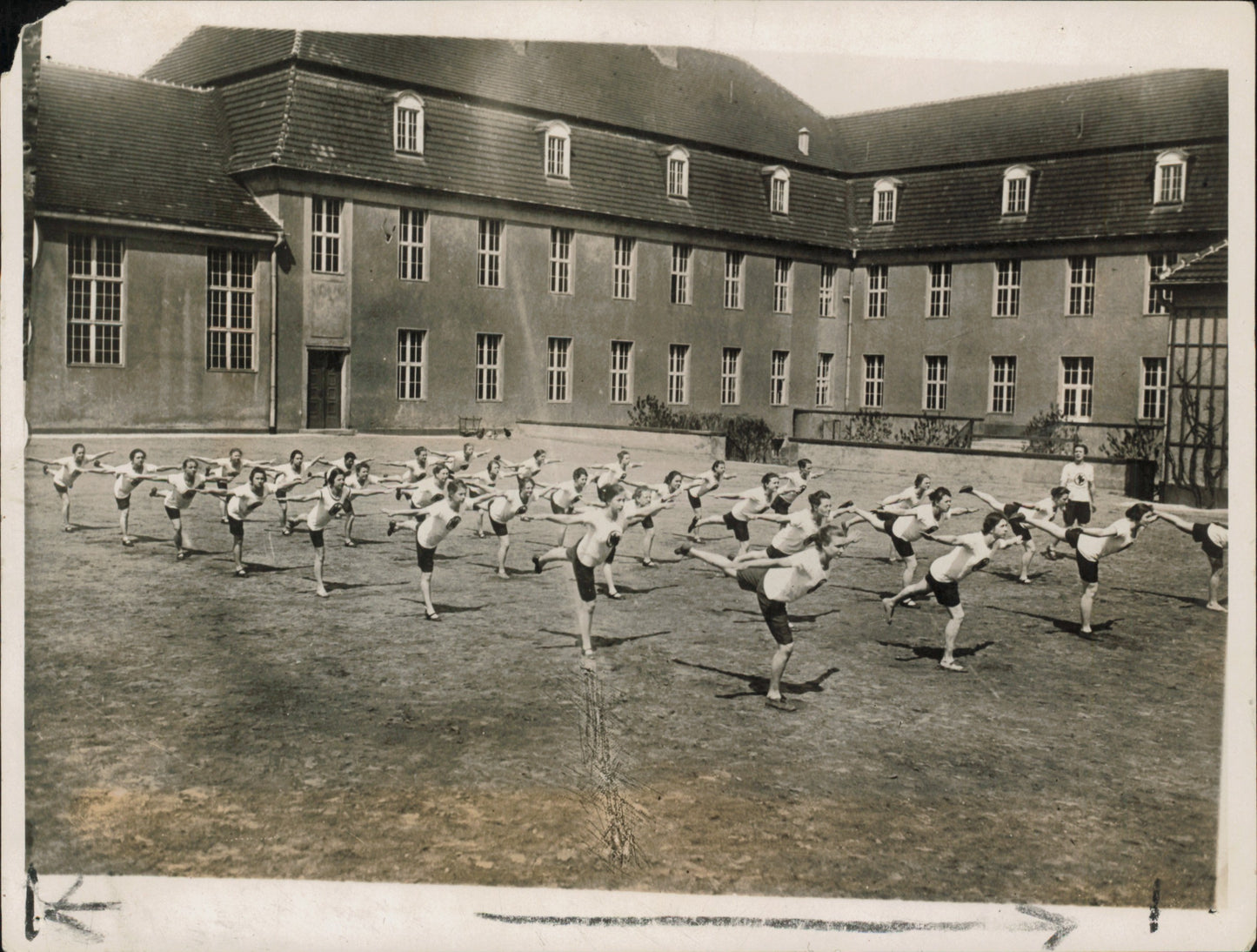 Female Athletes Collection (1922-1937) (19 vintage prints)
