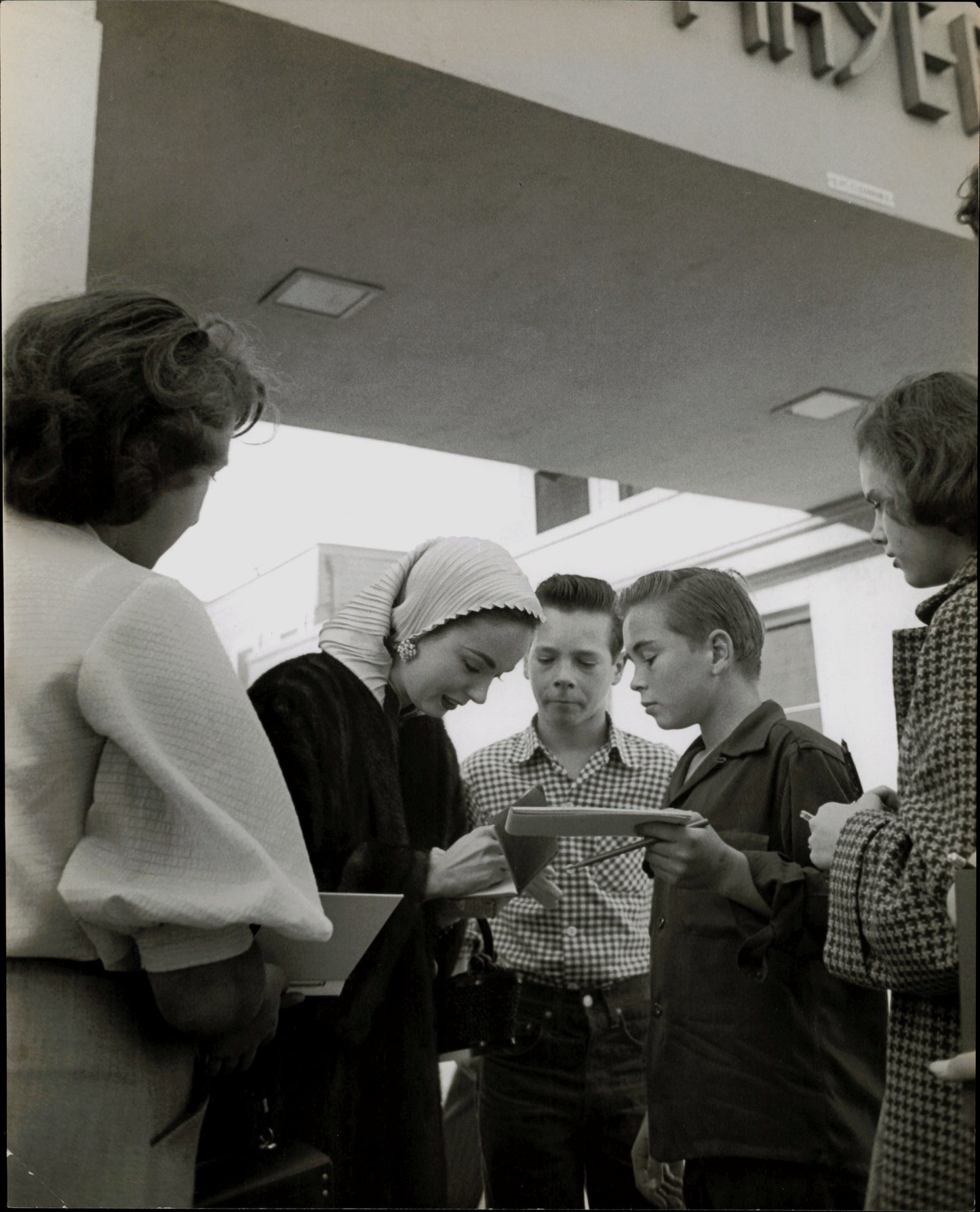 Celebrity Autograph Collection | Bob Vose (1950s) (23 vintage prints)