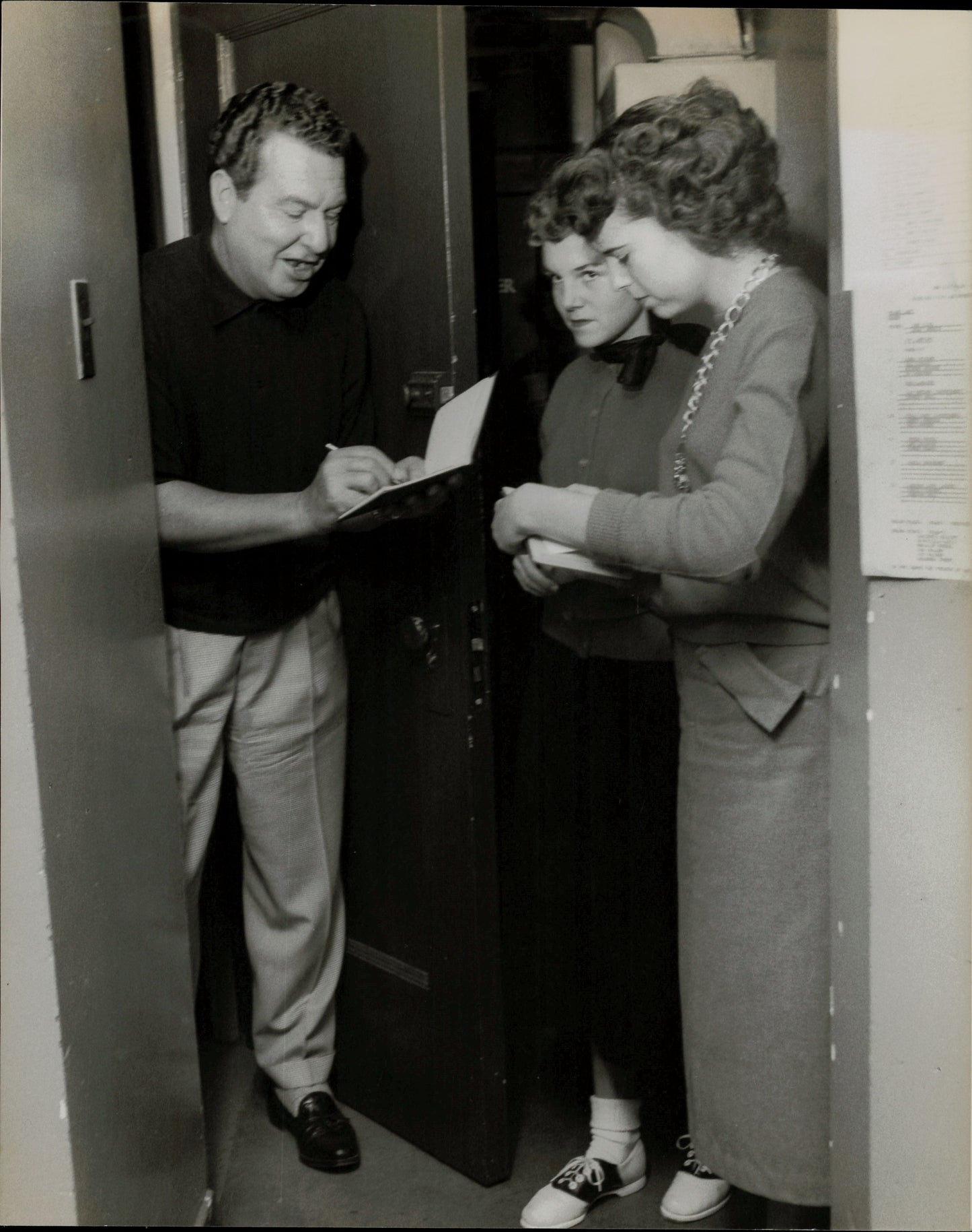 Celebrity Autograph Collection | Bob Vose (1950s) (23 vintage prints)