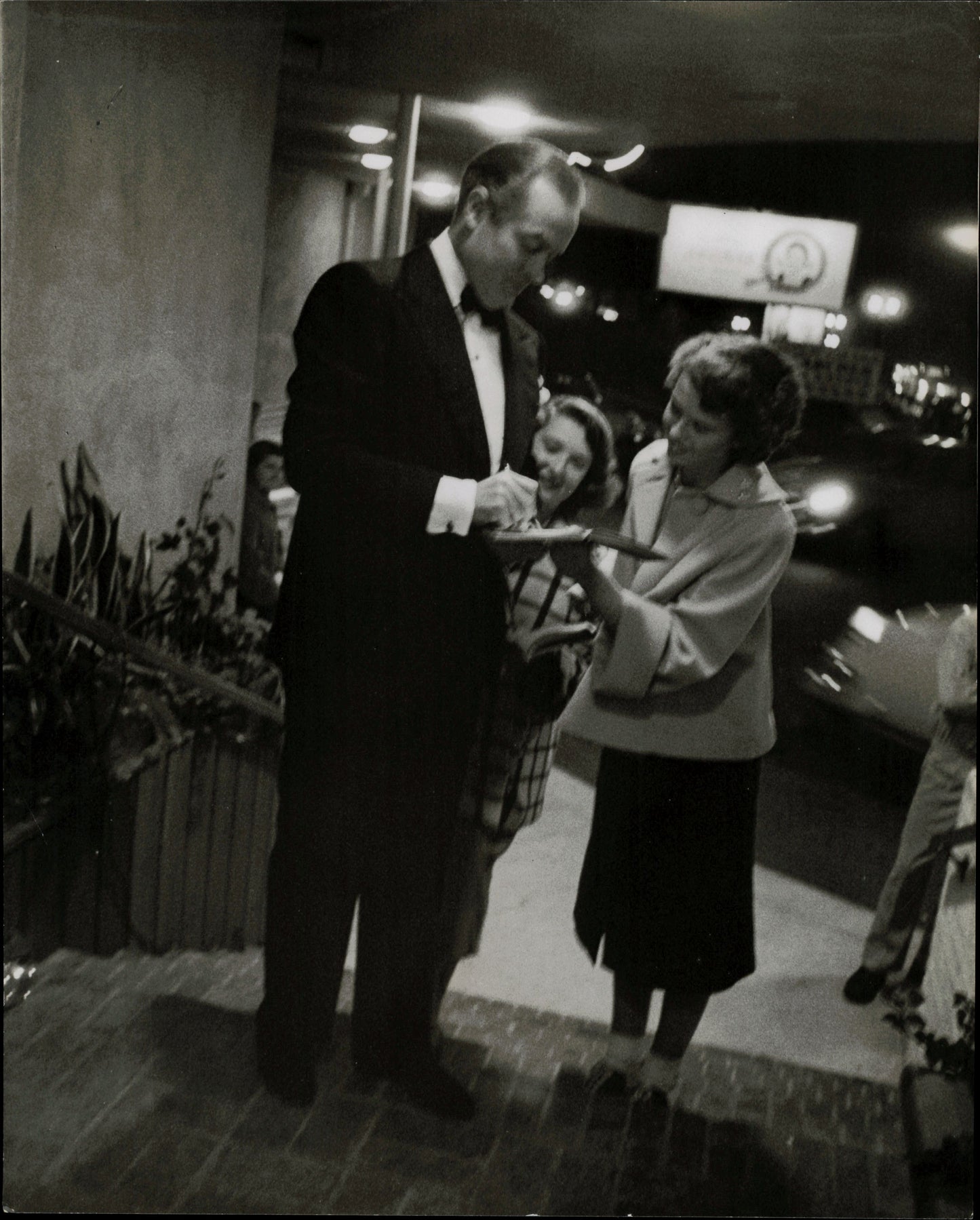 Celebrity Autograph Collection | Bob Vose (1950s) (23 vintage prints)