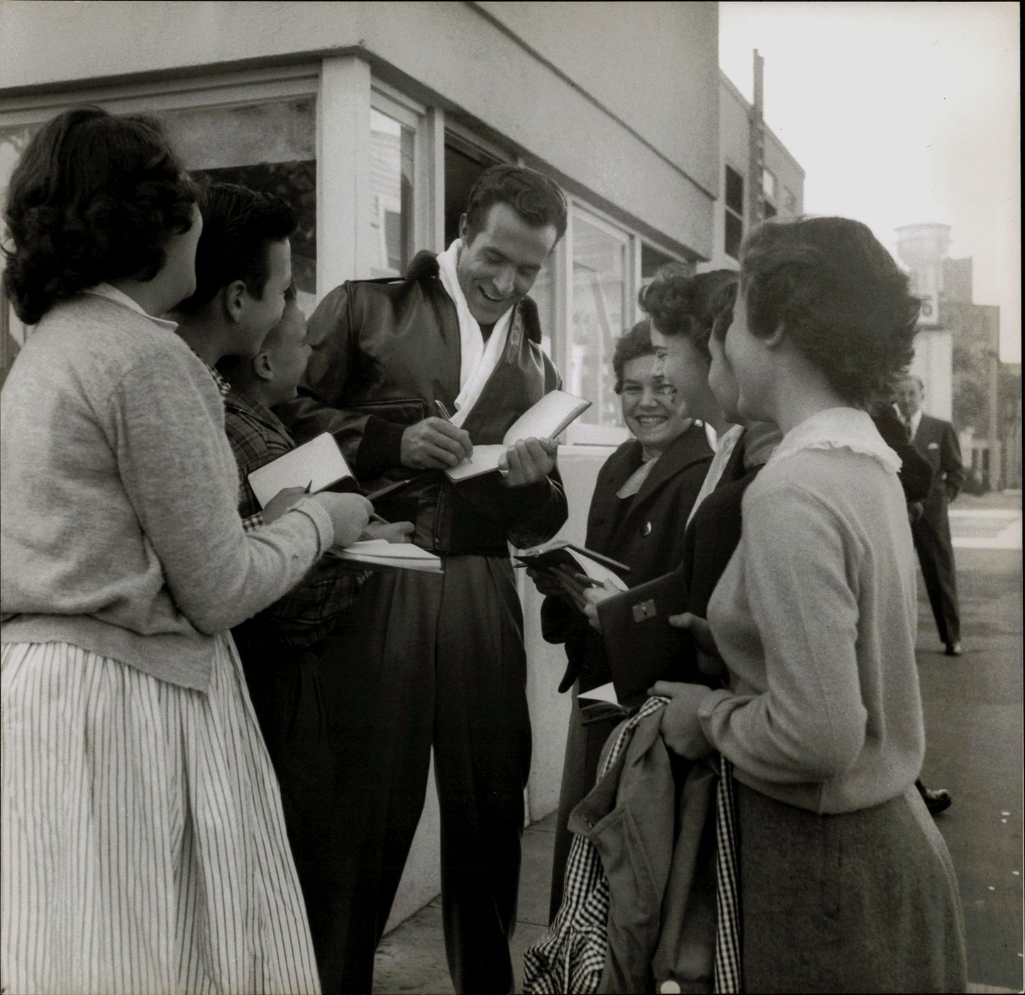 Celebrity Autograph Collection | Bob Vose (1950s) (23 vintage prints)
