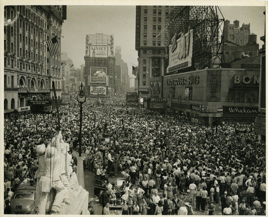 VJ Day Crowds in New York City Military New York City NYC WWII