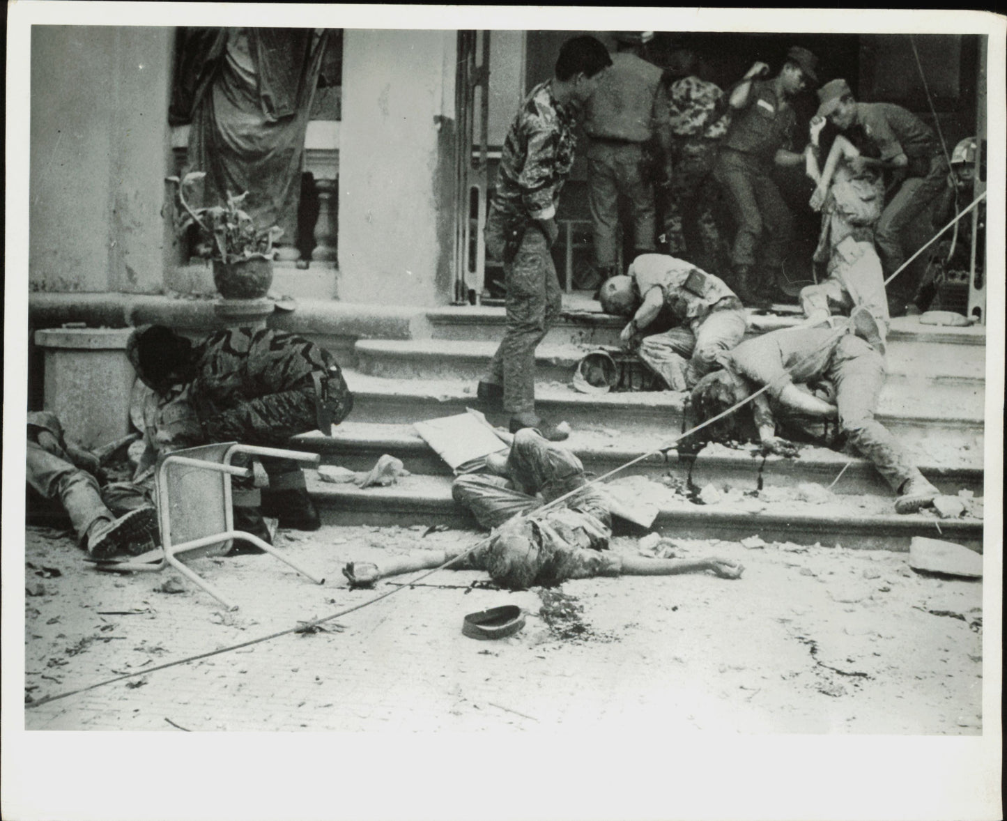 Vietnam Brutality Collection (1960s) (16 vintage prints) Military Vietnam