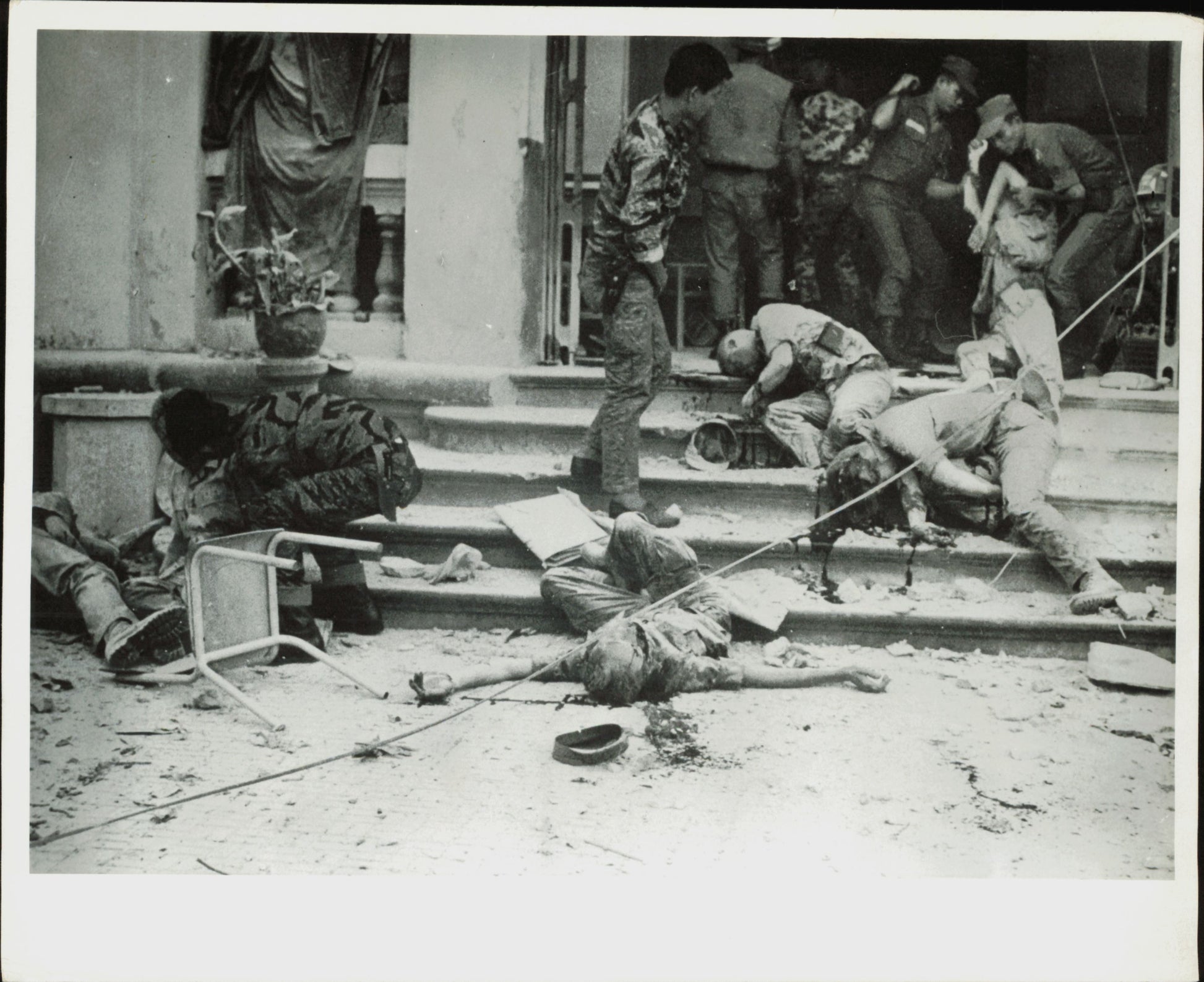 Vietnam Brutality Collection (1960s) (16 vintage prints) Military Vietnam