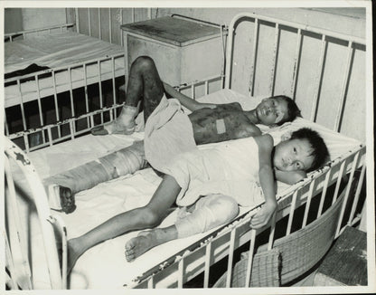 Vietnam Brutality Collection (1960s) (16 vintage prints) Military Vietnam
