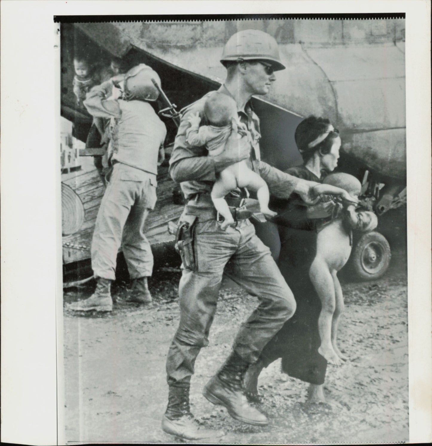 Vietnam Brutality Collection (1960s) (16 vintage prints) Military Vietnam