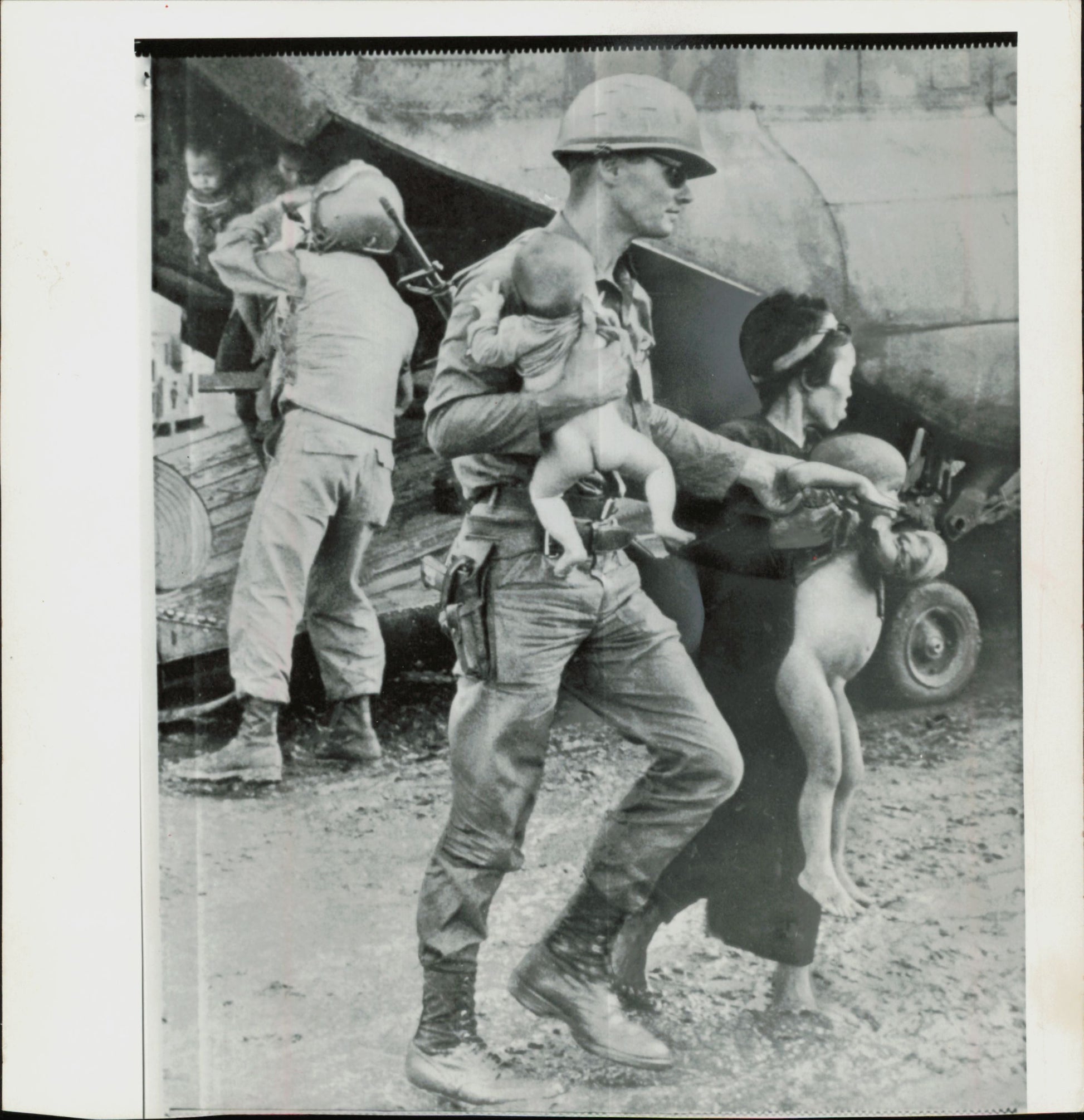 Vietnam Brutality Collection (1960s) (16 vintage prints) Military Vietnam