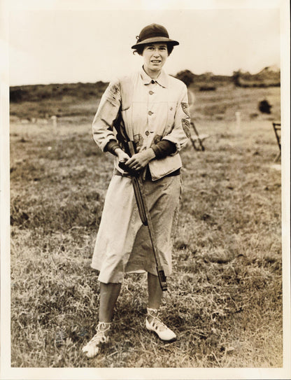 Women Sharpshooters Collection (1930-1959) (6 vintage prints)