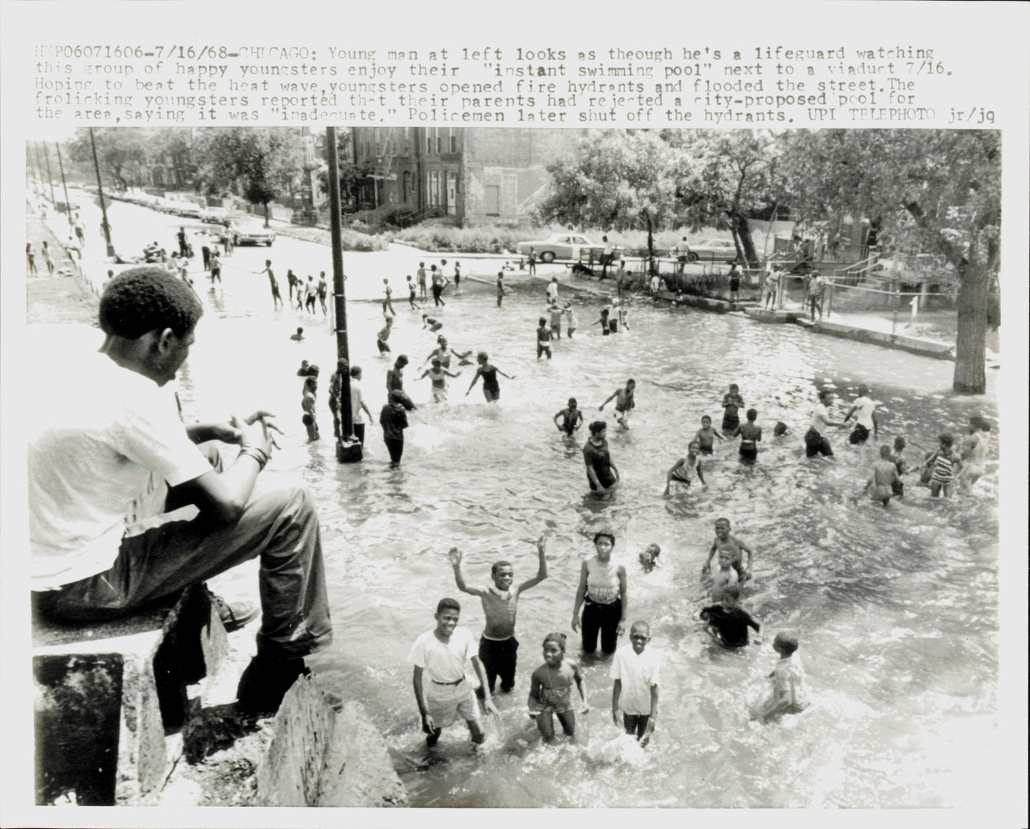 Chicago Youth Frolic in Hydrants (1968)