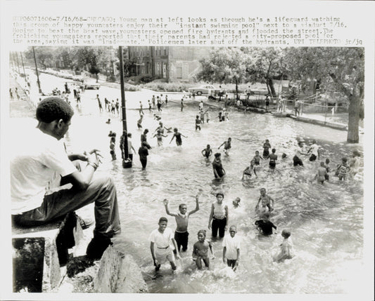 Chicago Youth Frolic in Hydrants (1968)